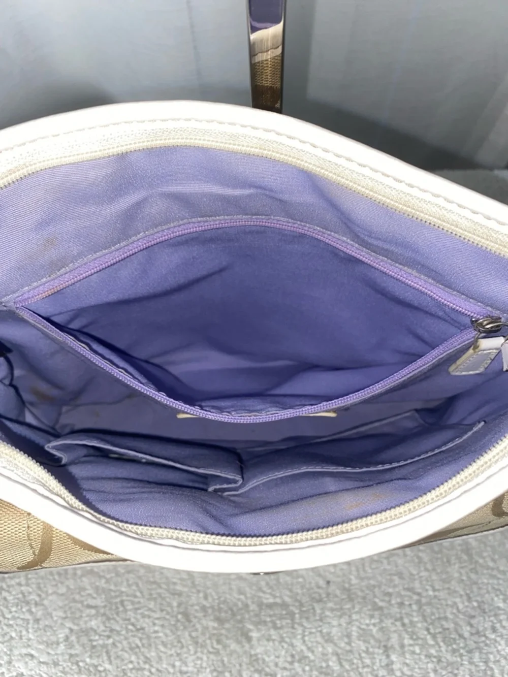 GUC Coach Signature Front Pocket Crossbody - Picture 8 of 9